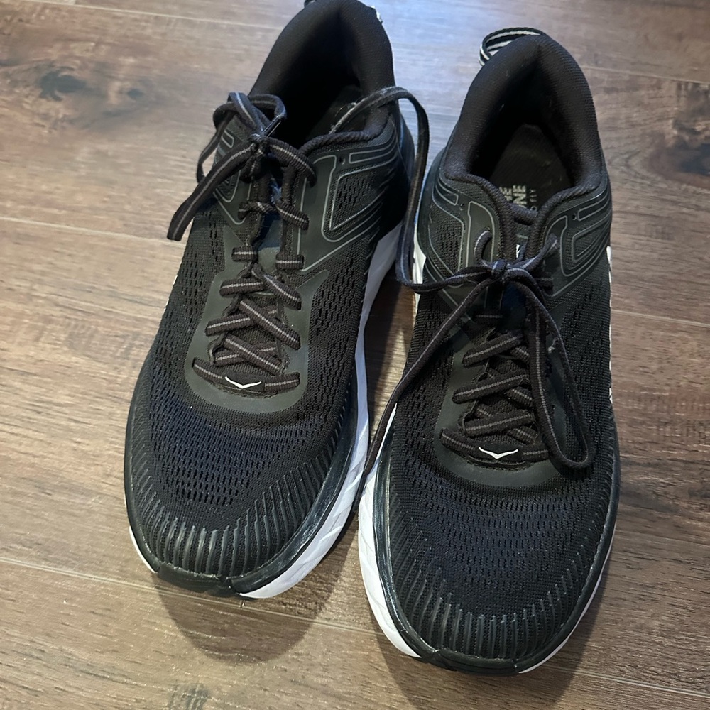 Hoka Bondi 7 trainers size 8.5 US
